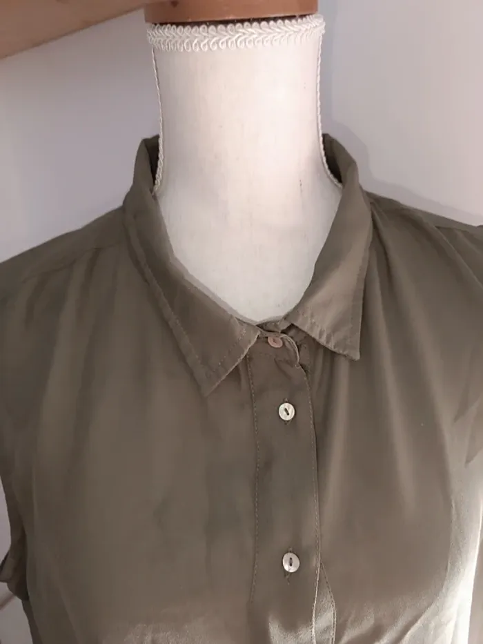 🎀 chemisier sans manche vert kaki taille 48 🎀 - photo numéro 3