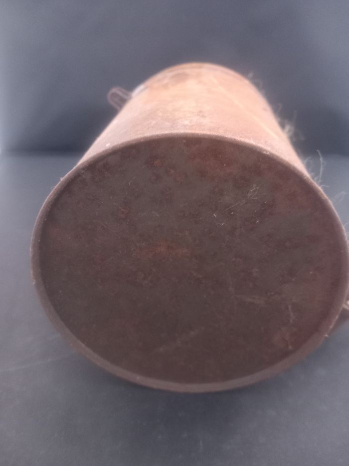 Ancienne tirelire en métal à restaurer - photo numéro 6