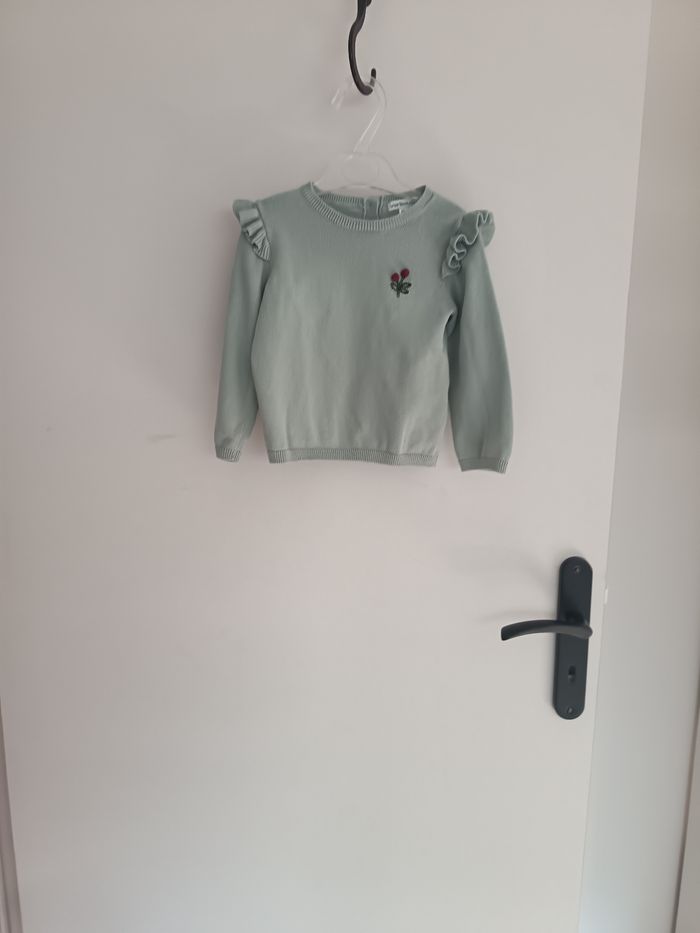 Pull Vertbaudet  cerises taille 2 ans - photo numéro 5