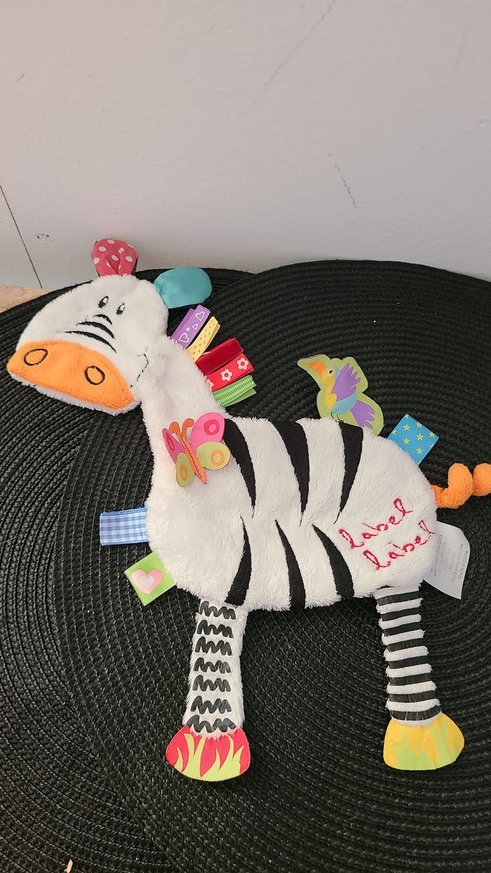 Doudou Zèbre Plat Blanc et Noir Label - photo numéro 2