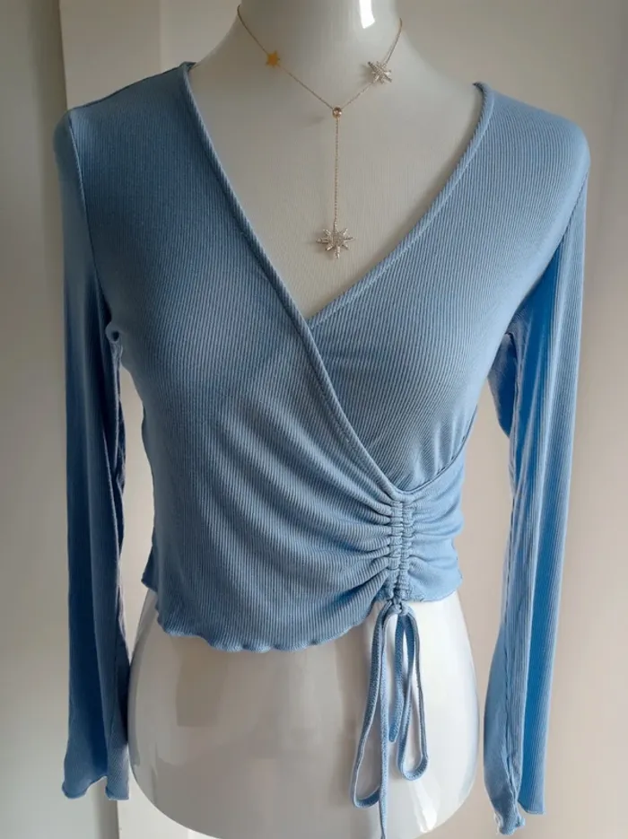 Magnifique haut court cache coeur crop top beau bleu ciel côtelé manches longues T.M Shein