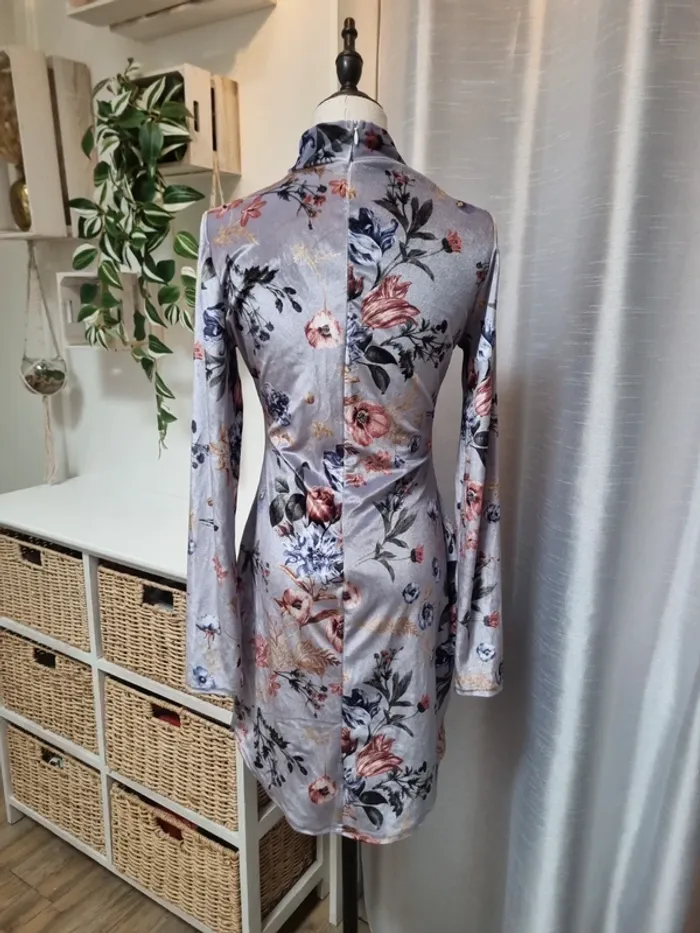 Robe velours Missguided taille 40 - photo numéro 2