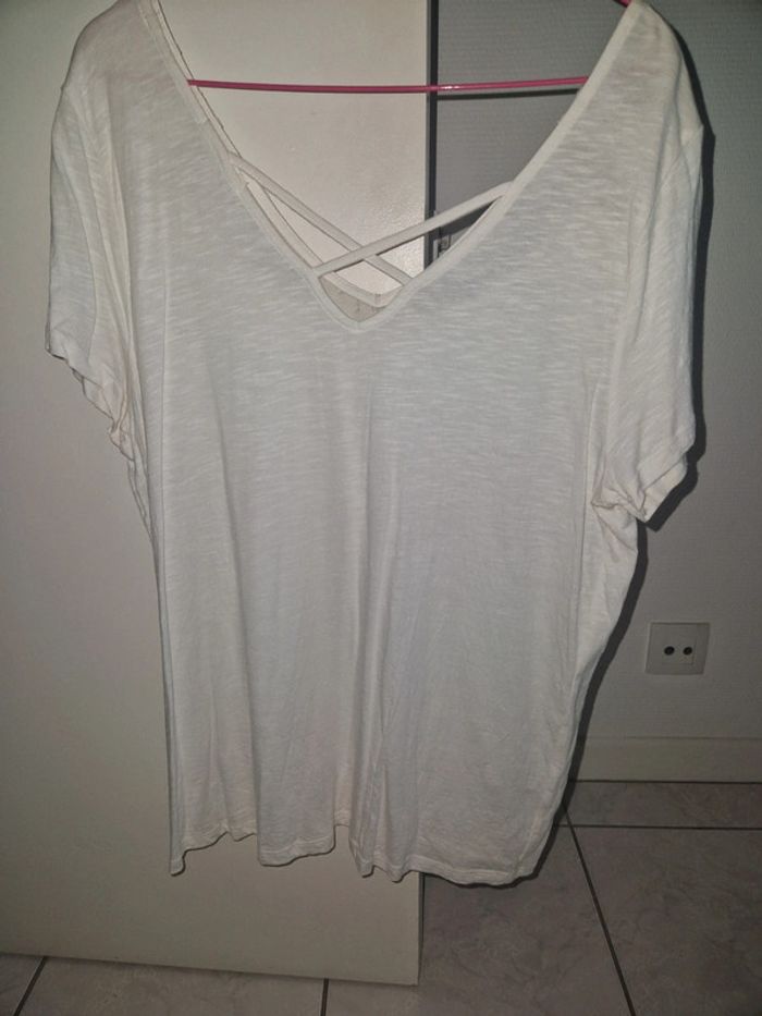 Tee-shirt blanc - photo numéro 2