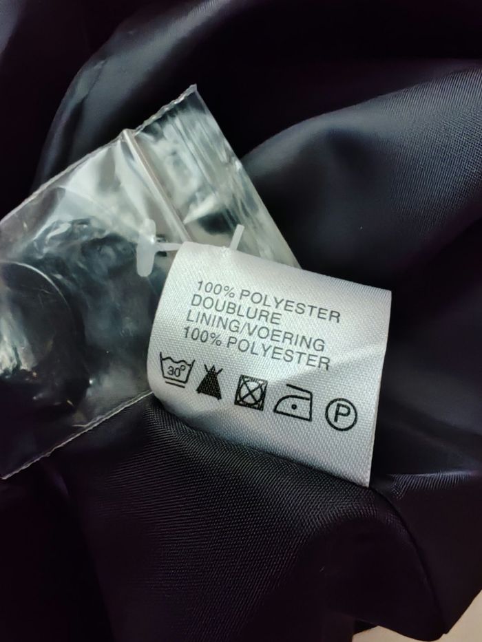 Petite robe noire chic - photo numéro 8