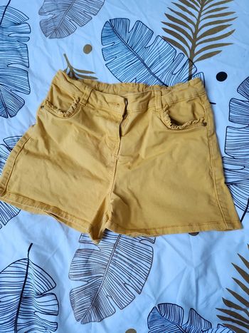 Short jaune 14 ans