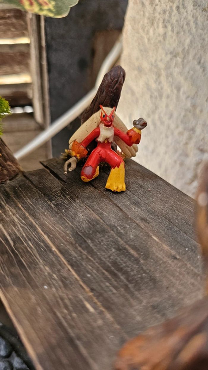 Super petite figurine Pokemon Nintendo Brasegali