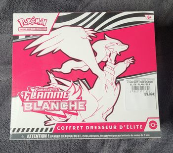 Coffret ETB collection flamme blanche écarlate et violet
