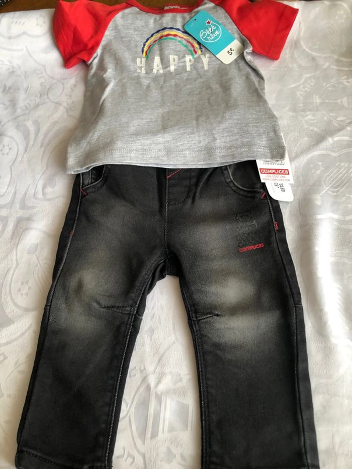 Ensemble jeans et tee shirt neuf taille 6moiS