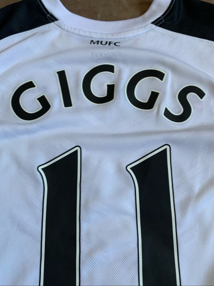 Maillot giggs Manchester united - photo numéro 4