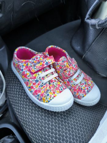 Chaussures en toile taille 24