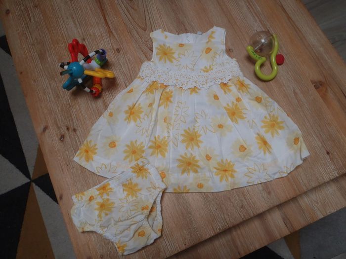 robe avec broderies à fleurs jaune et blanc et culotte assortie - photo numéro 2