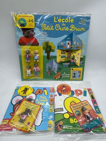 Lot de 3 livres magazines les petits mondes de Petit ours brun avec figurine L'école de Petit ours brun Neuf