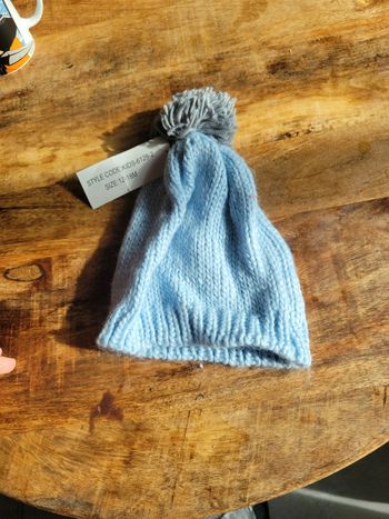 Bonnet 12 18 mois bleu ciel pom pon gris