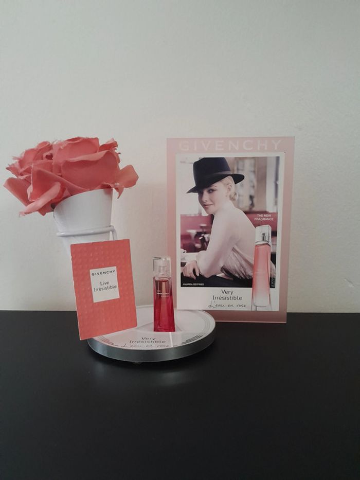 Givenchy Présentoir avec Parfum - photo numéro 4