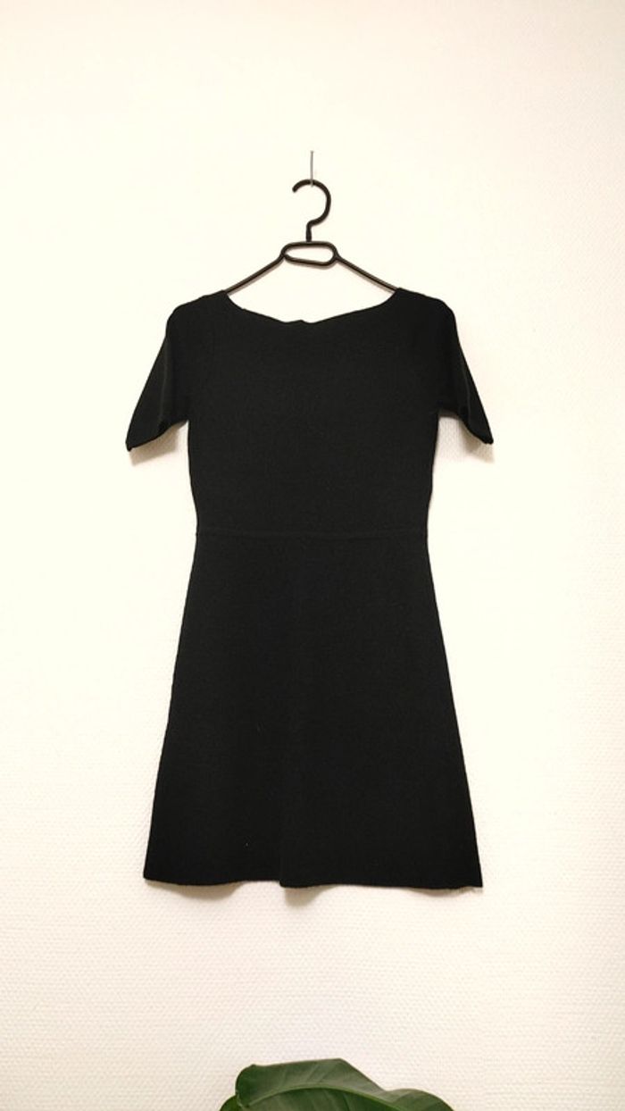 Magnifique mini robe en laine et acrylique manches courtes près du corps maille - photo numéro 3