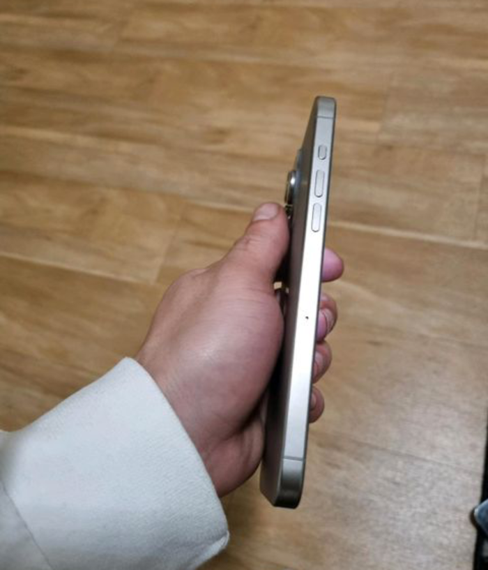 iPhone_16_pro_Max - photo numéro 3