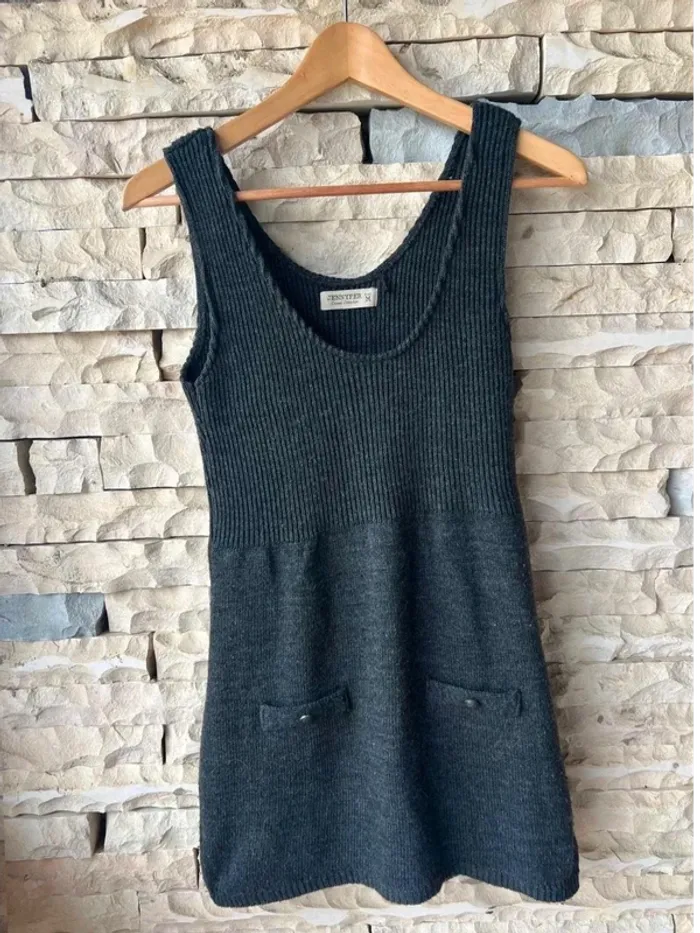 Robe sans manche parfait  printemps avec chemise  dessous