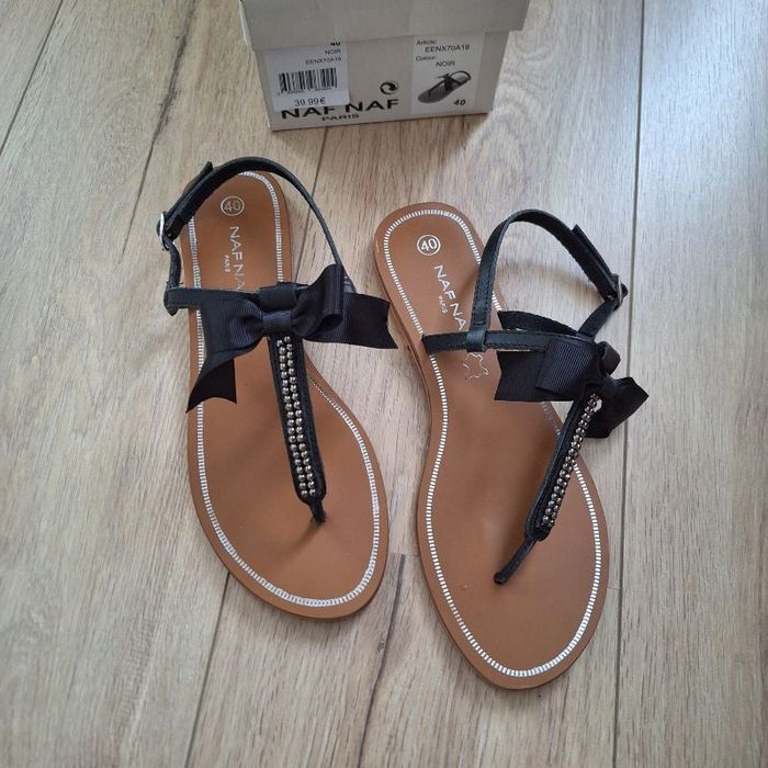 Sandales plates cuir 40 naf naf