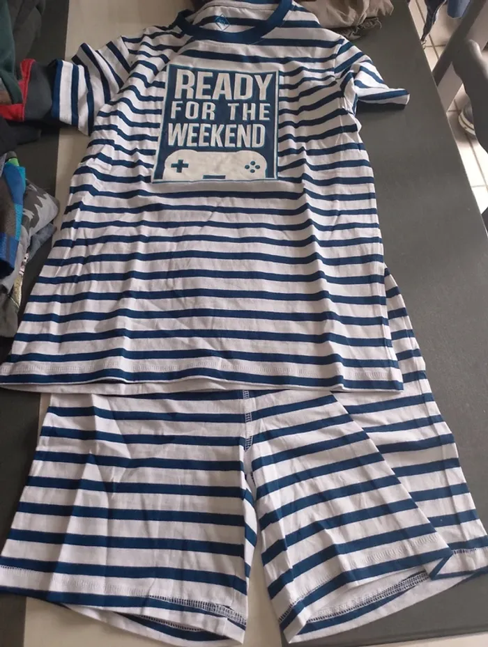 T-shirt manches courtes et short 11 12 ans
