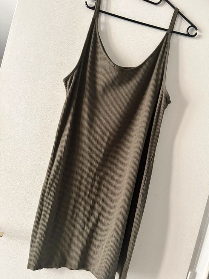 Robe verte kaki - photo numéro 3