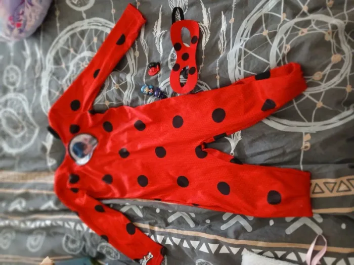 Lot miraculous lady bug 5/6 ans - photo numéro 2