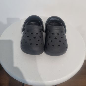 Sabot bébé taille 19-20 comme neufs