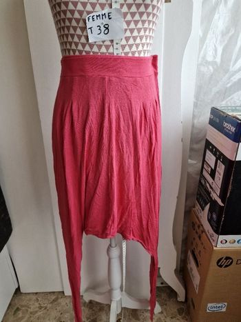 Sarouel, rose, en très très bon état, en coton & elasthanne, longueur 103cm, marque Émotion =5€