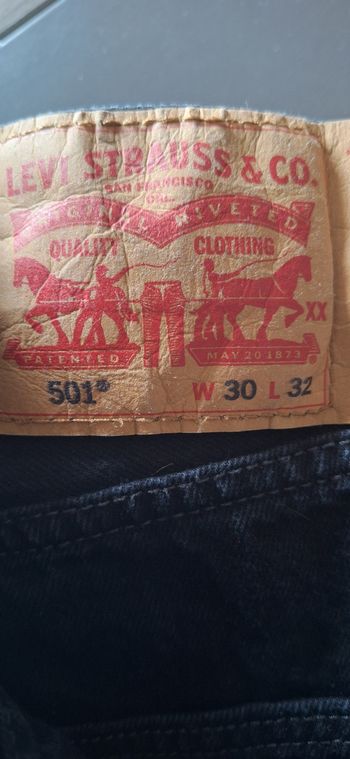 Jean levis 30. 32 homme