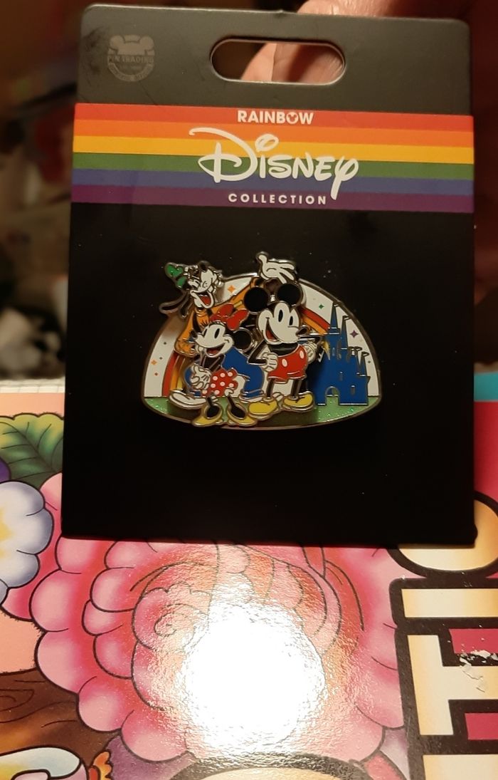 Pins Disney shopdisney