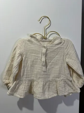 Blouse gaz de coton kiabi 18 mois blanc beige