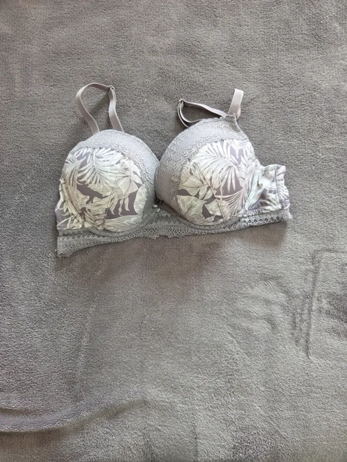 Soutien gorge 🌸 90D - photo numéro 2