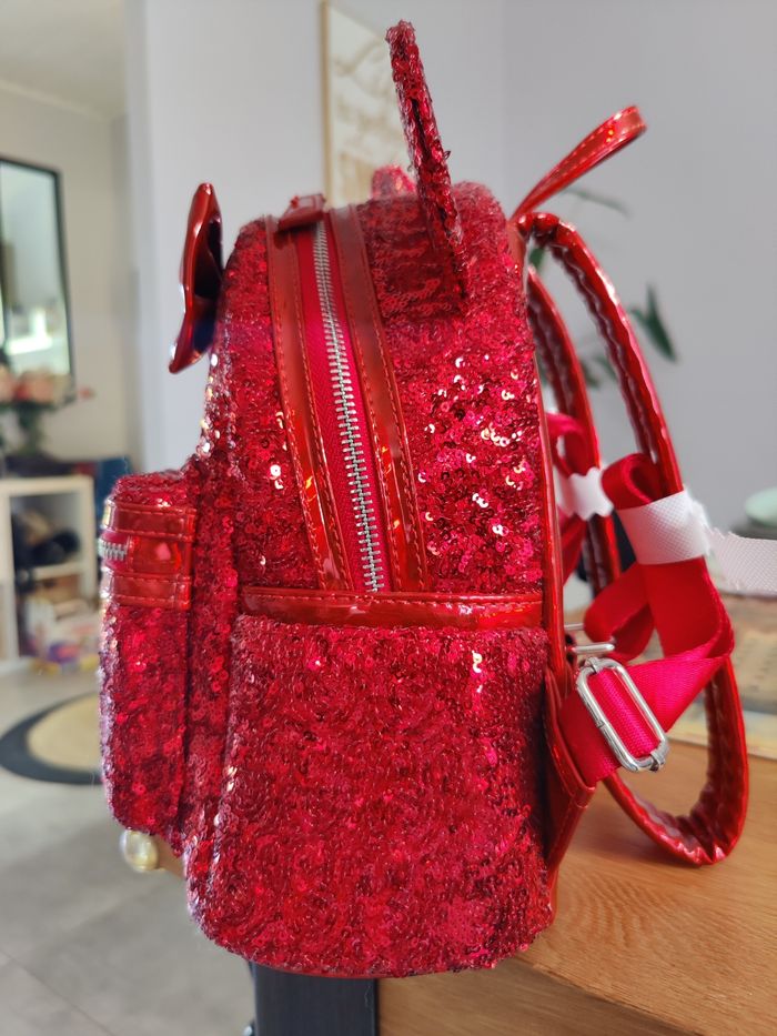 Loungefly Minnie sequins rouge - photo numéro 4