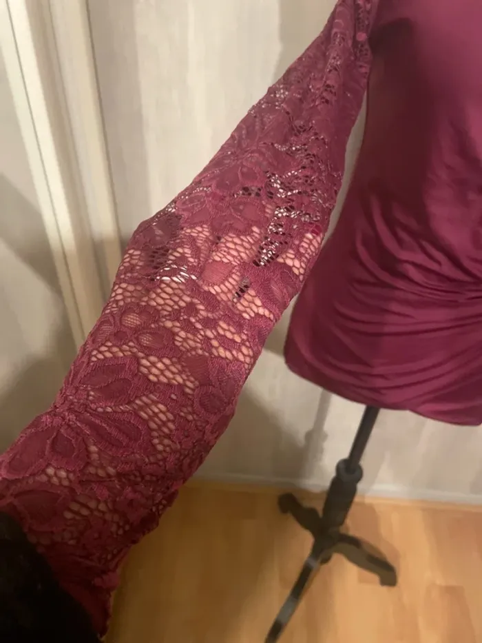 Haut manche longue en dentelle - photo numéro 2