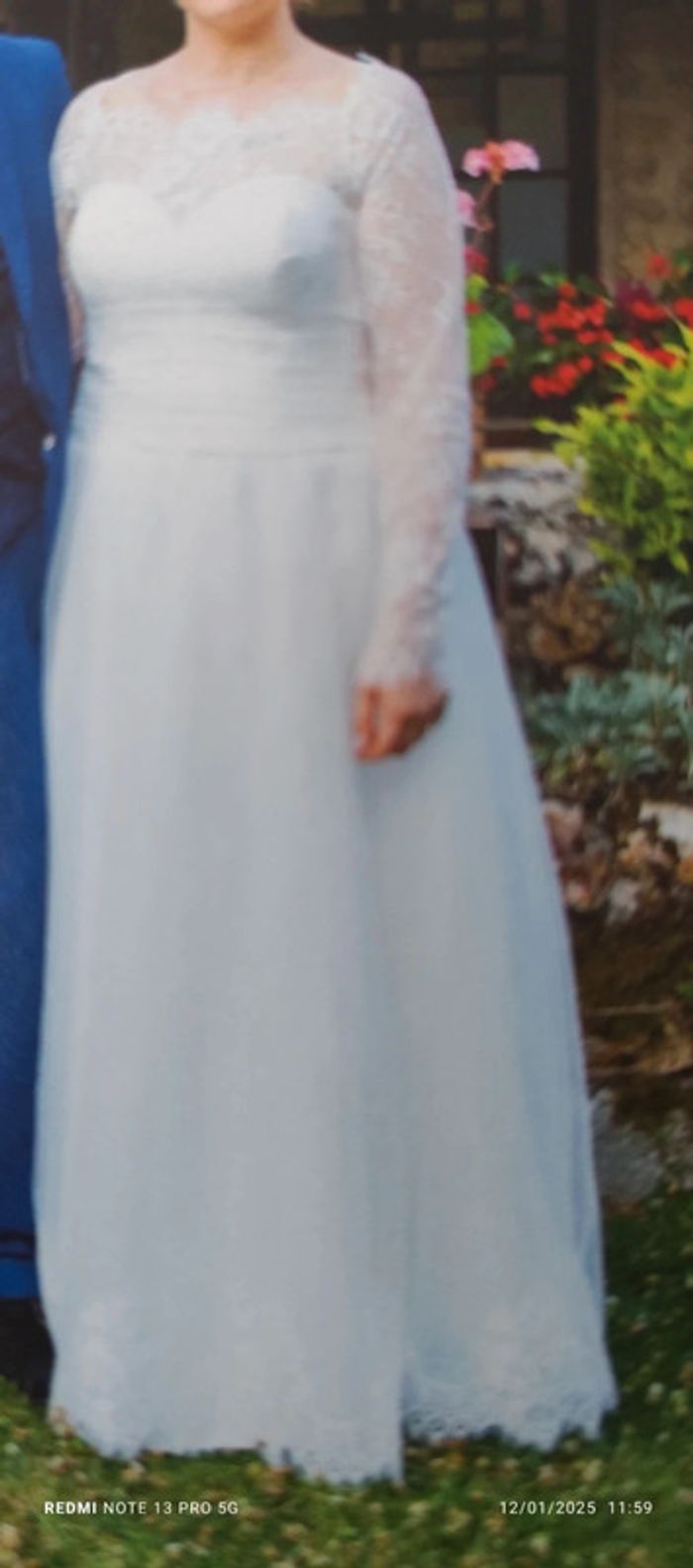 Robe de mariée avec manches en dentelle - photo numéro 10