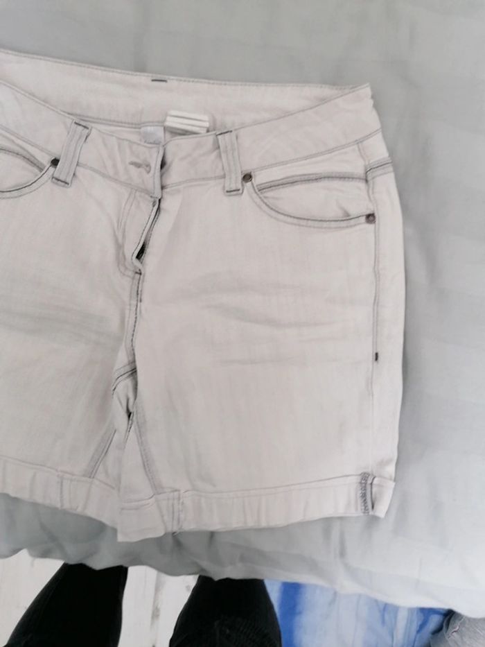 Short en jean camaïeu taille 40.. - photo numéro 5