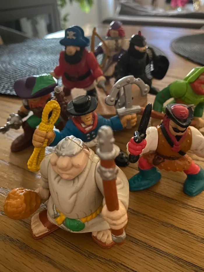 Lot de figurines enfants - photo numéro 8