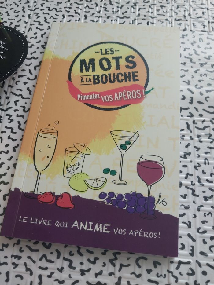 Coffret jeu apéro Les mots à la bouche + livre recettes & défis - photo numéro 4