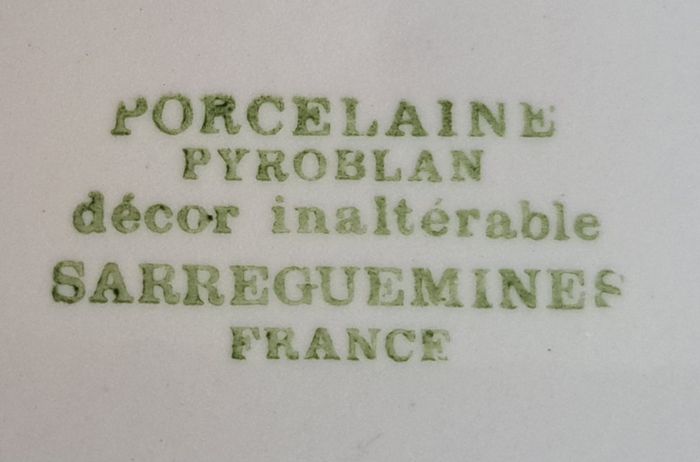 🍽 Assiette blanche en porcelaine de Sarreguemines France - photo numéro 3