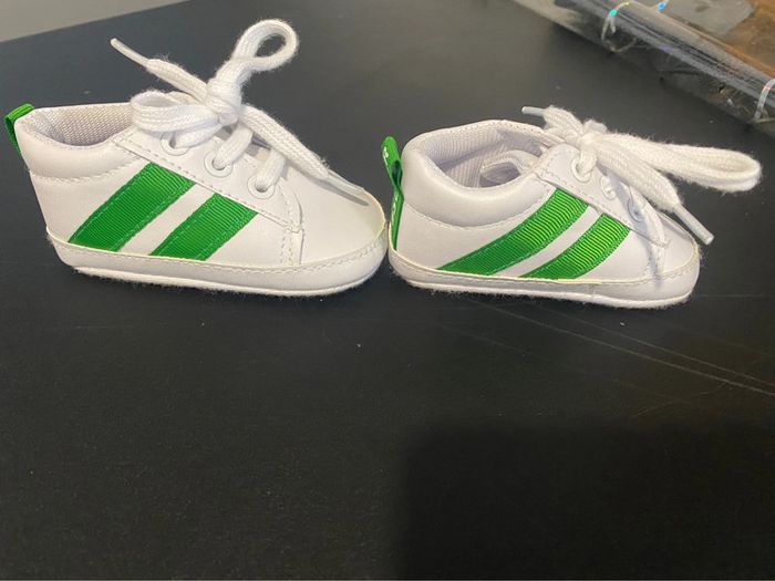 Basket blanche et verte - photo numéro 2