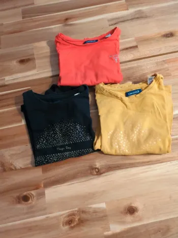 Lot 3 tee shirt 4 ans