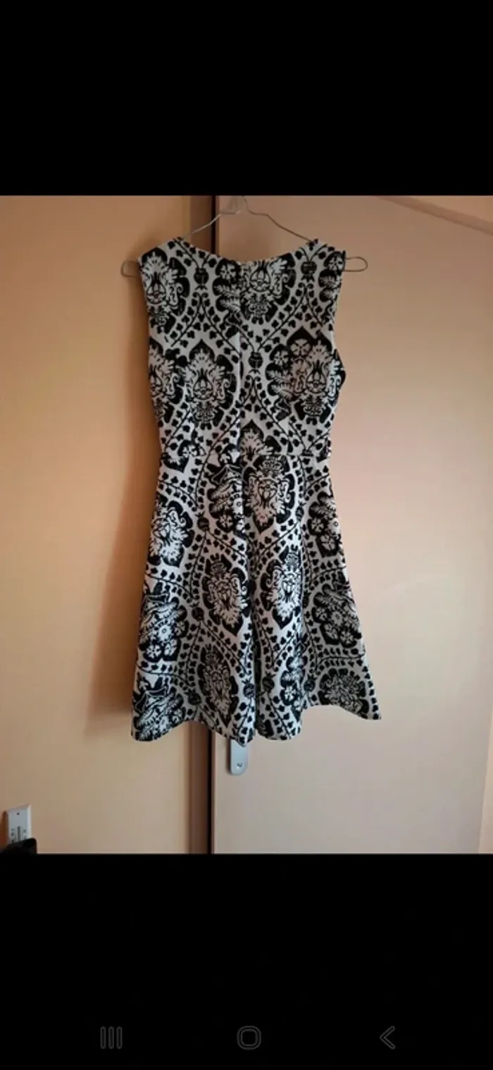 Robe avec motifs - photo numéro 3