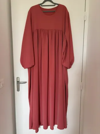 Abaya rose framboise en soie de Medine TU