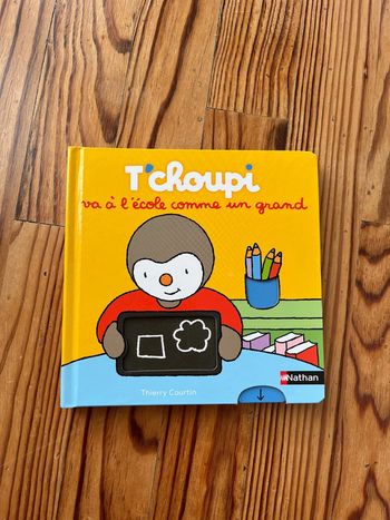 Tchoupi va l’école comme un grand