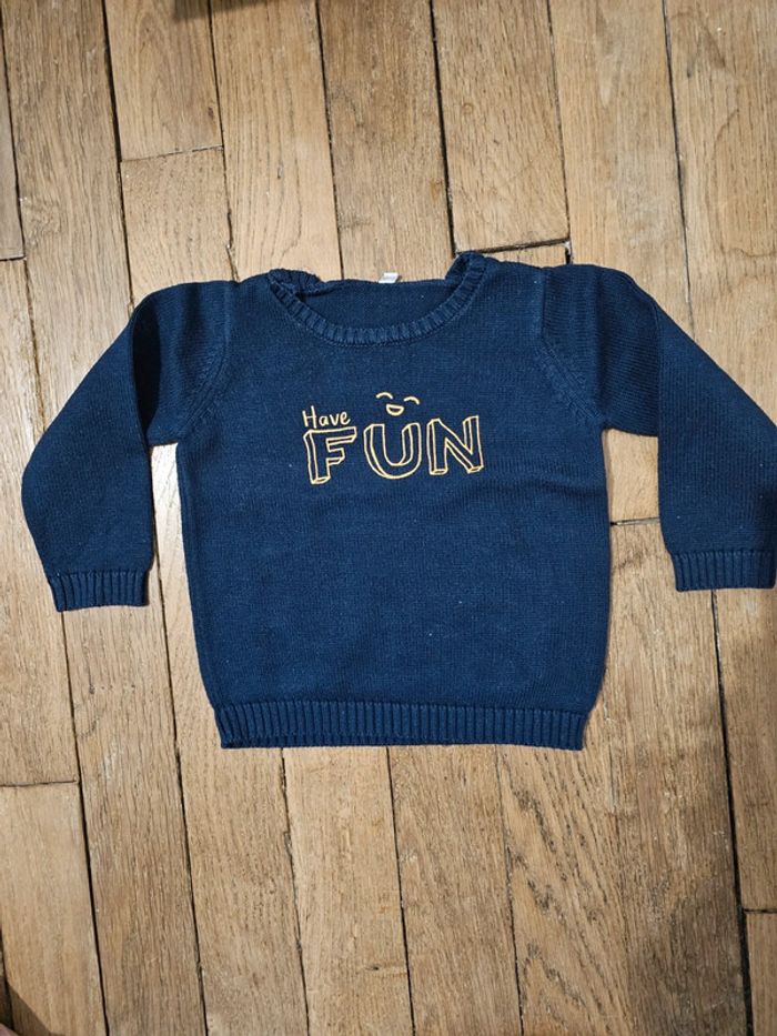 Pull marine avec écriture