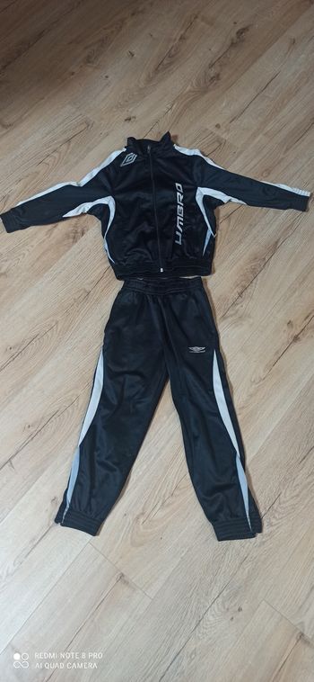 Ensemble jogging umbro 6 ans