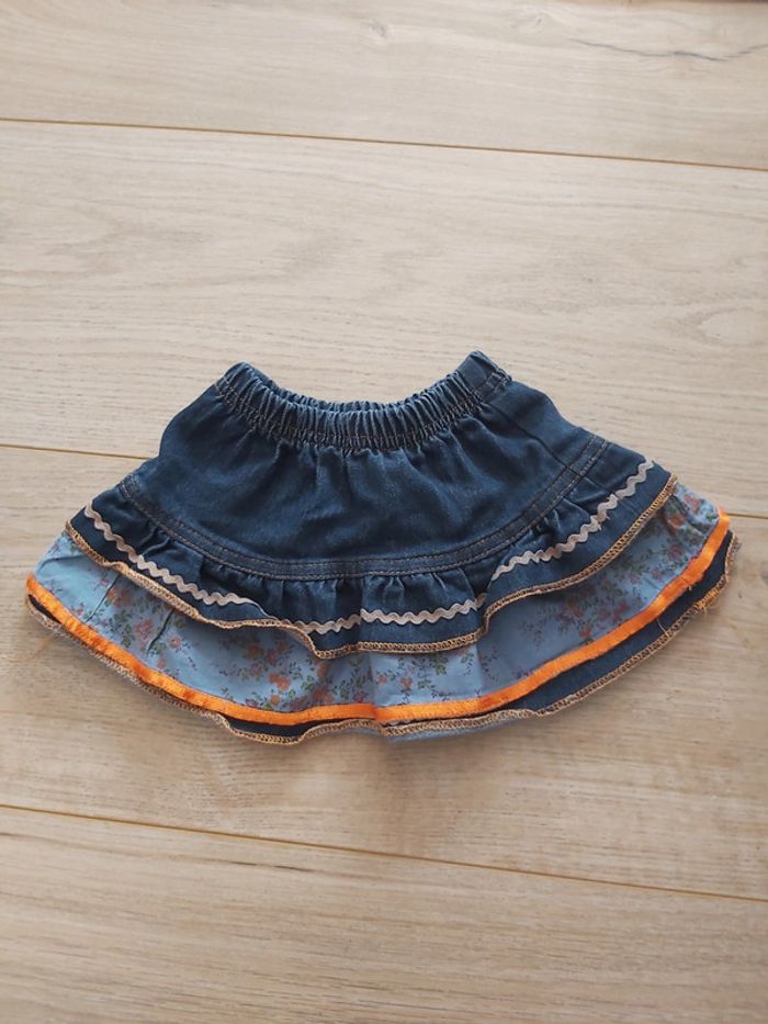 Jupe en jeans 3 mois en très bon état (78)