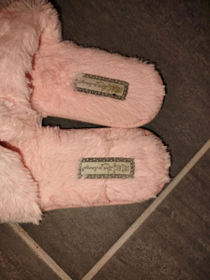 Pantoufles maison rose taille 36-37 très bonne état - photo numéro 3