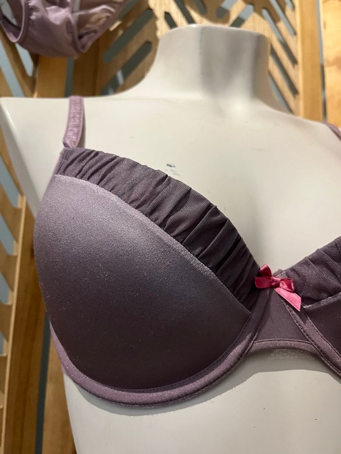Ensemble lingerie Wonderbra 95C et taille 2 - photo numéro 3