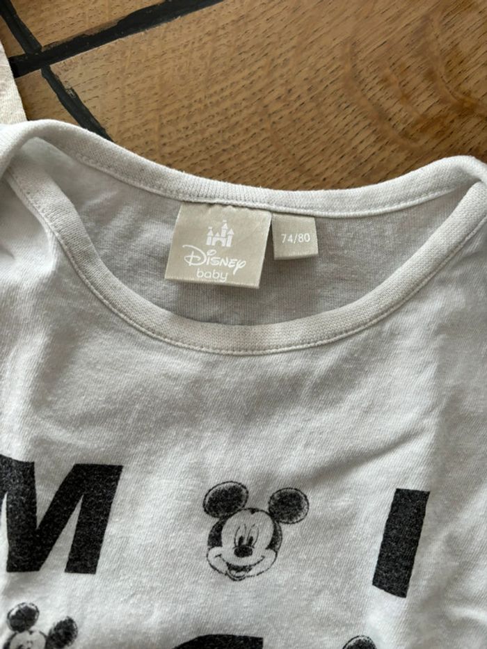 Lot 2 body Mickey et Peanuts Taille 9 mois - photo numéro 2