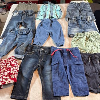 Lot 12 pantalons/short 12 mois